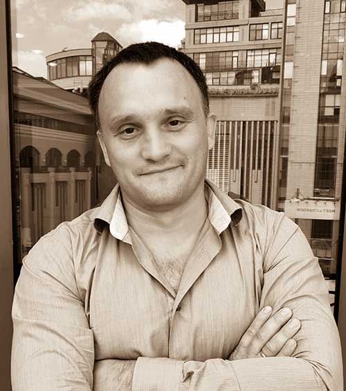 Владислав Махлай